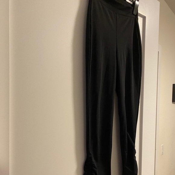 Zara Ruched Leggings 🖤 - Picture 4 of 4